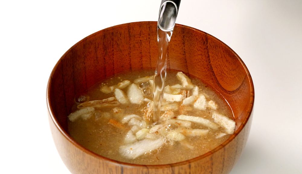 お湯を注ぐだけで簡単調理